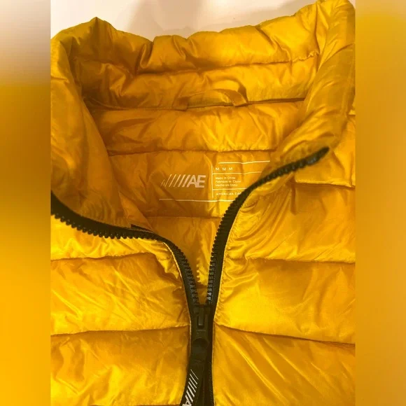 AE Outfitters Yellow Puffer Jacket
Duck Down
Size Med - Picture 3 of 7